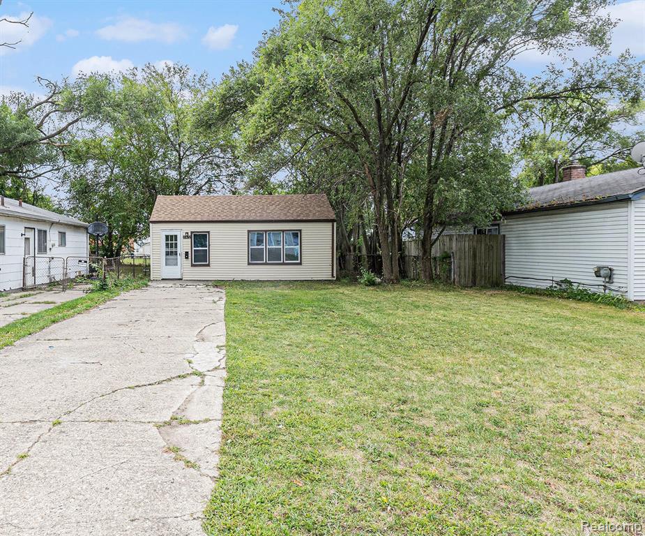 11472 Cadillac Avenue, Warren, MI 48089 — Photo 2