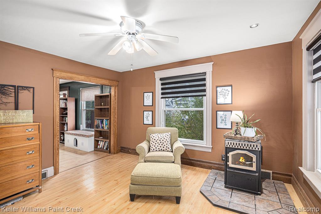 325 West Flint Street, Lake Orion, MI 48362 — Photo 4
