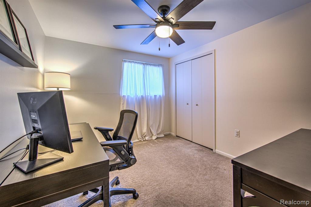 5250 Winchester Drive, Troy, MI 48085 — Photo 34