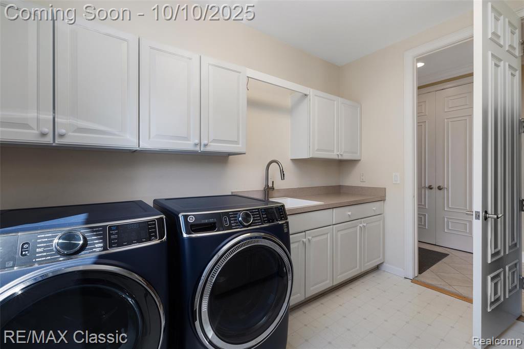 7040 Royal Villa Court, Canton, MI 48187 — Photo 39