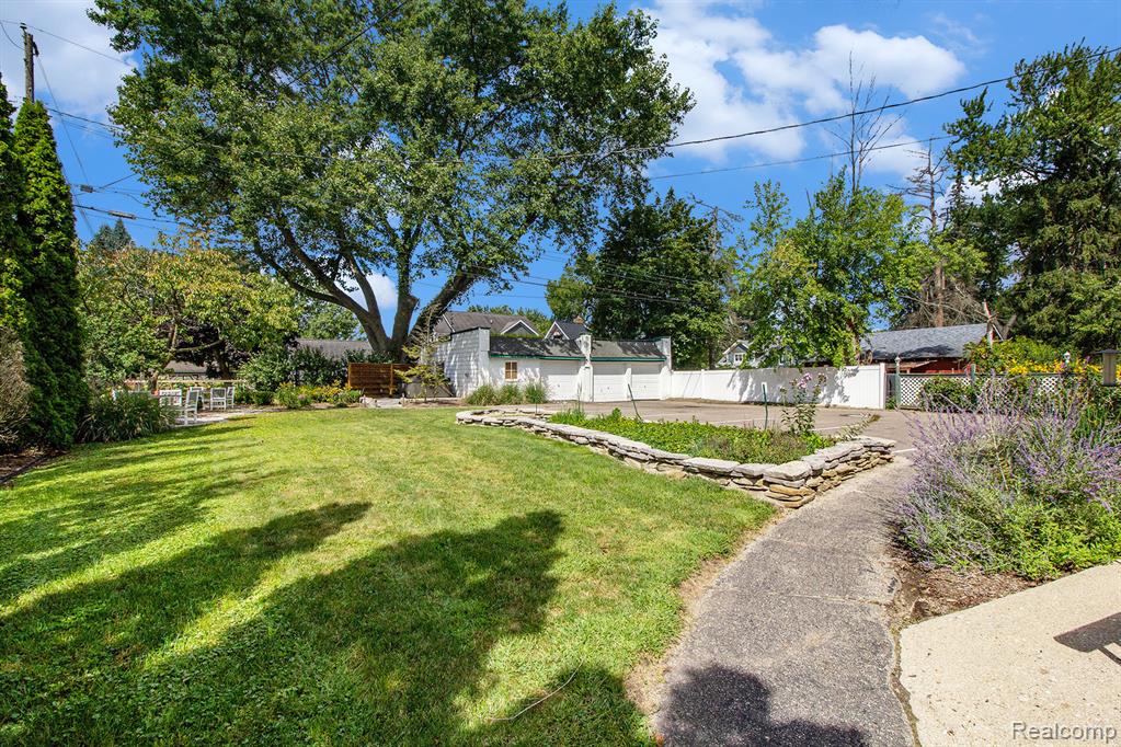 155 N Main Street, Clarkston, MI, 00000