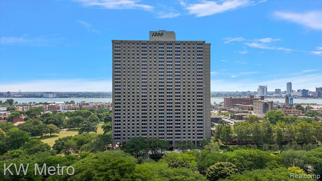 1300 E Lafayette Street, 1001, Detroit, MI 48207 — Photo 6