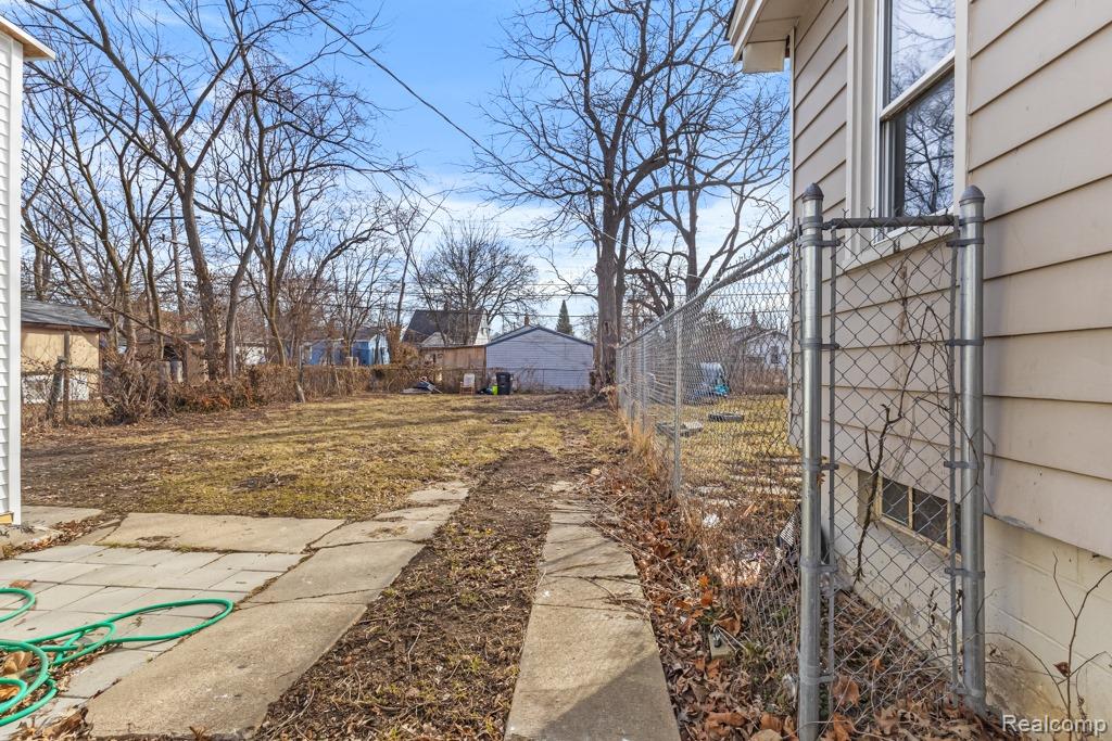 6050 Evergreen Avenue, Dearborn, MI 48228 — Photo 4