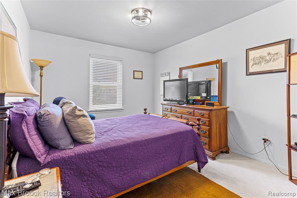 5492 Charrington Court, West Bloomfield, MI 48324 — Photo 20