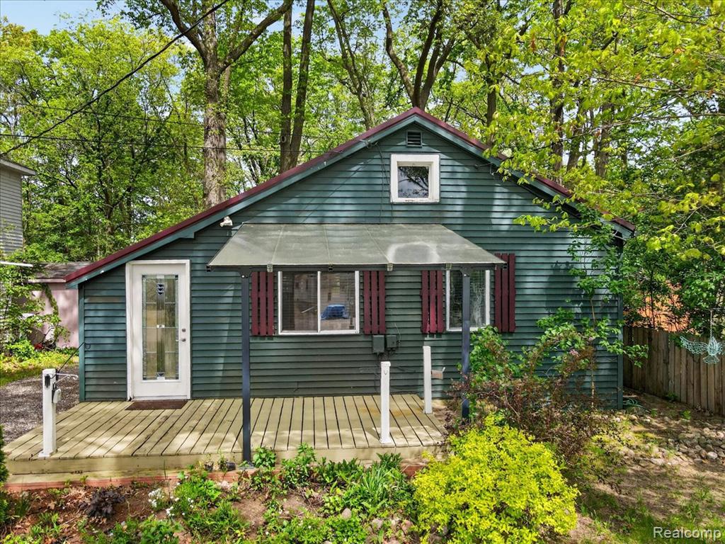 2086 Miles Road, Lapeer, MI 48446 — front exterior