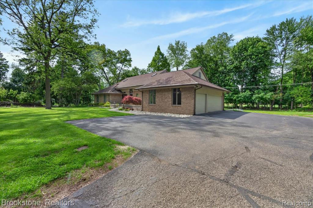 2610 Vanel Court, West Bloomfield, MI 48324 — Photo 4
