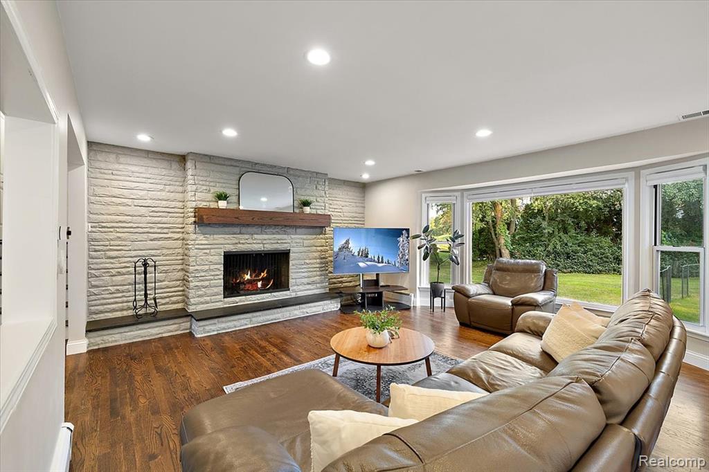 4521 Coachmaker Drive, Bloomfield Hills, MI 48302 — Photo 12