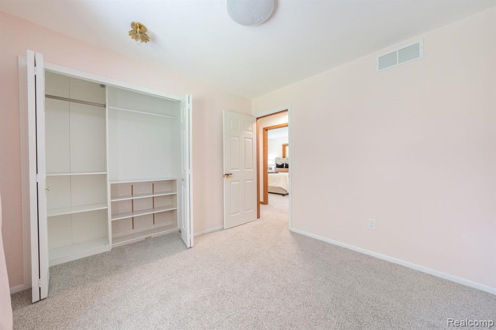 940 W Predmore Road, Oakland, MI — Photo 38
