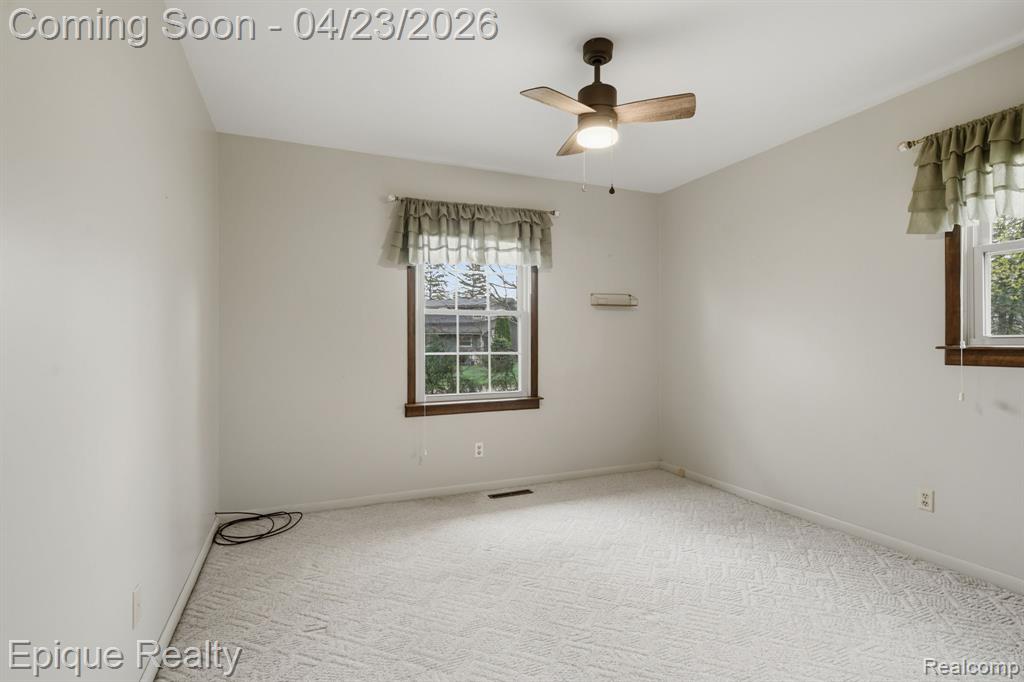 6236 McKenzie Drive, Flint, MI 48507 — Photo 18