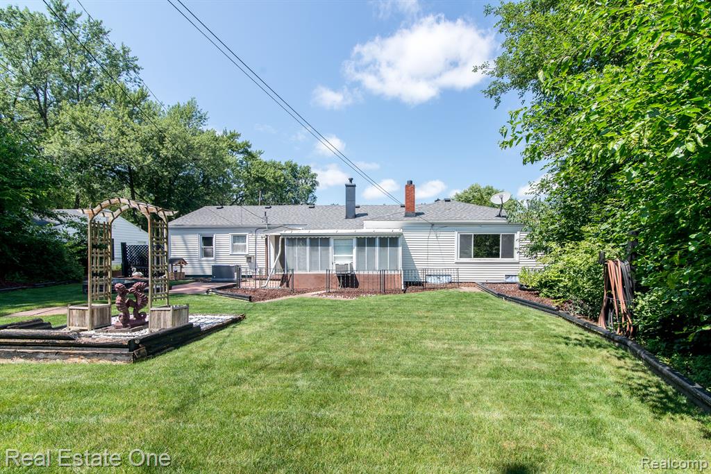 4049 MEIGS Avenue, Waterford, MI 48329 — Photo 26