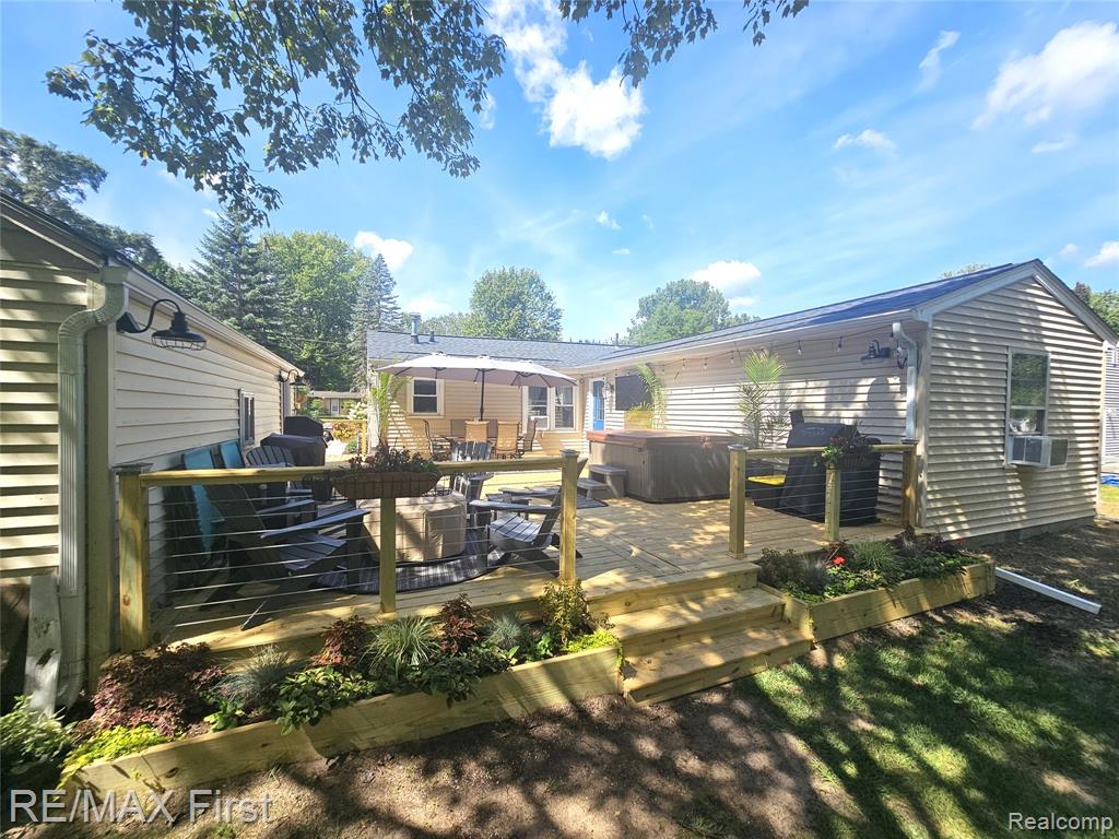 810 Forest Drive, Fenton, MI 48430 — Photo 6