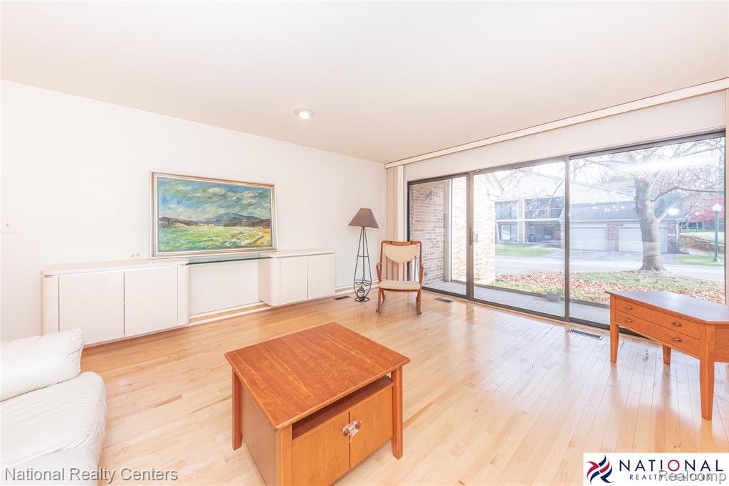 29705 Pine Ridge Circle, 35, Farmington Hills, MI 48331 — Photo 10