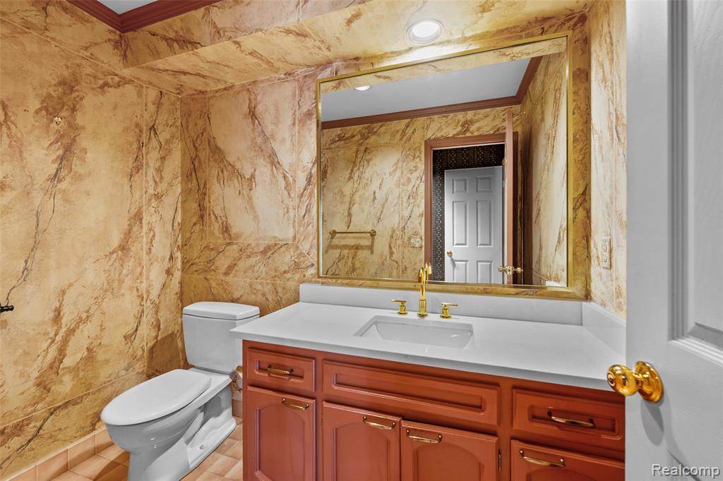 194 Charlevoix Avenue, Grosse Pointe Farms, MI 48236 — Photo 18