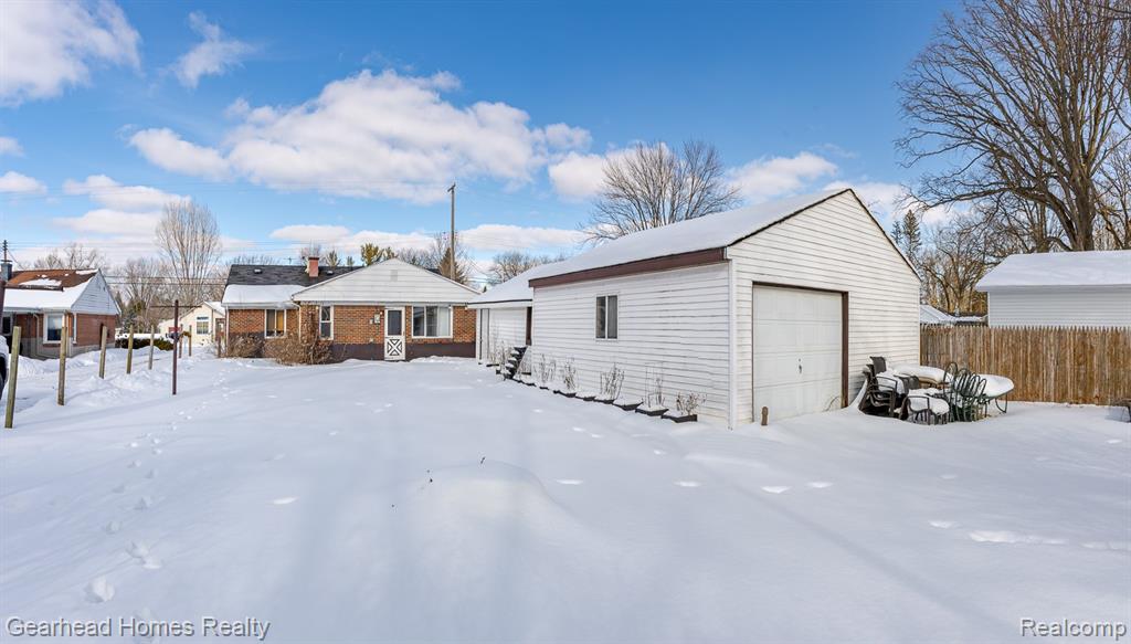 2340 Rollins Street, Grand Blanc, MI 48439 — Photo 4