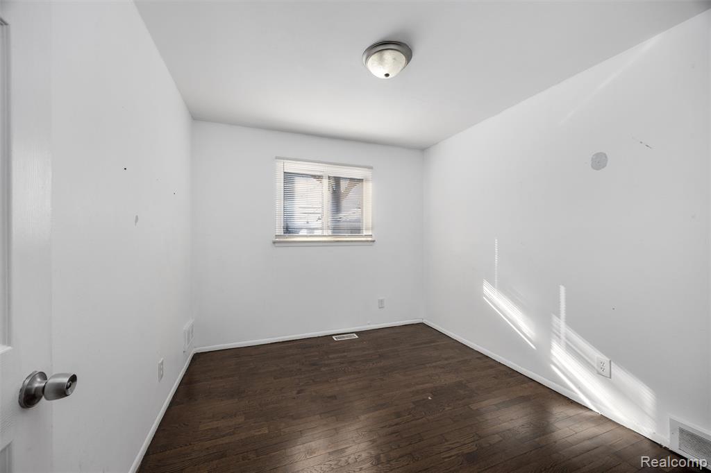 4348 Martin Road, Warren, MI 48092 — Photo 17