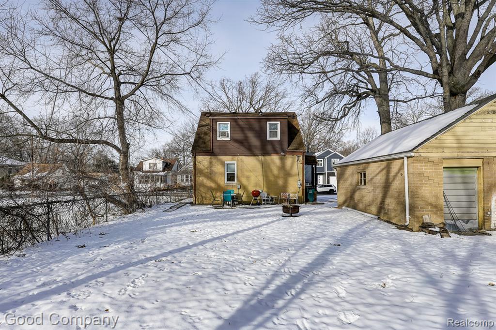 518 E Maxlow Avenue, Hazel Park, MI 48030 — Photo 33