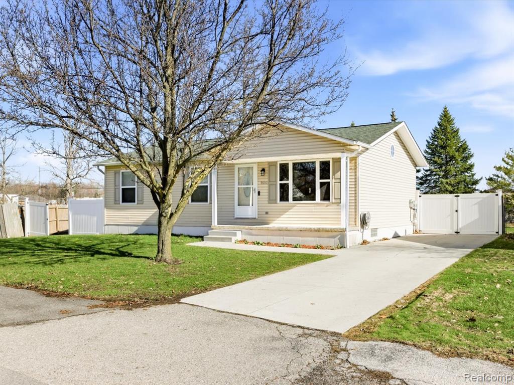 600 Applegate Drive, Marysville, MI 48040 — front exterior