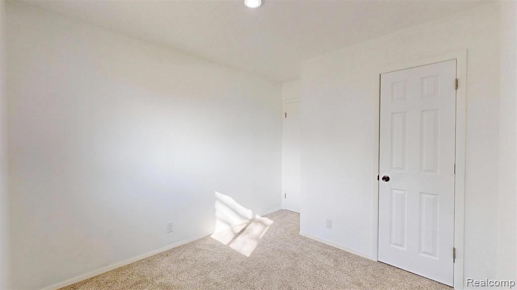 904 Oakview Drive, Saginaw, MI 48604 — Photo 18