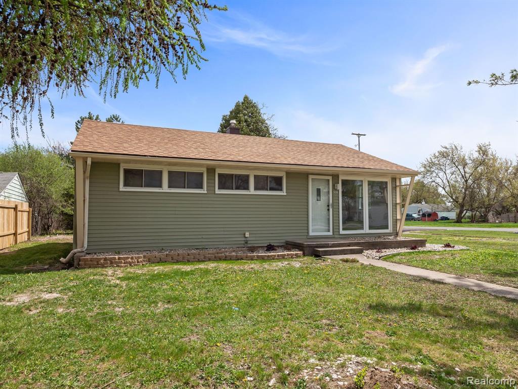 558 S 24TH Street, Saginaw, MI 48601 — Photo 21