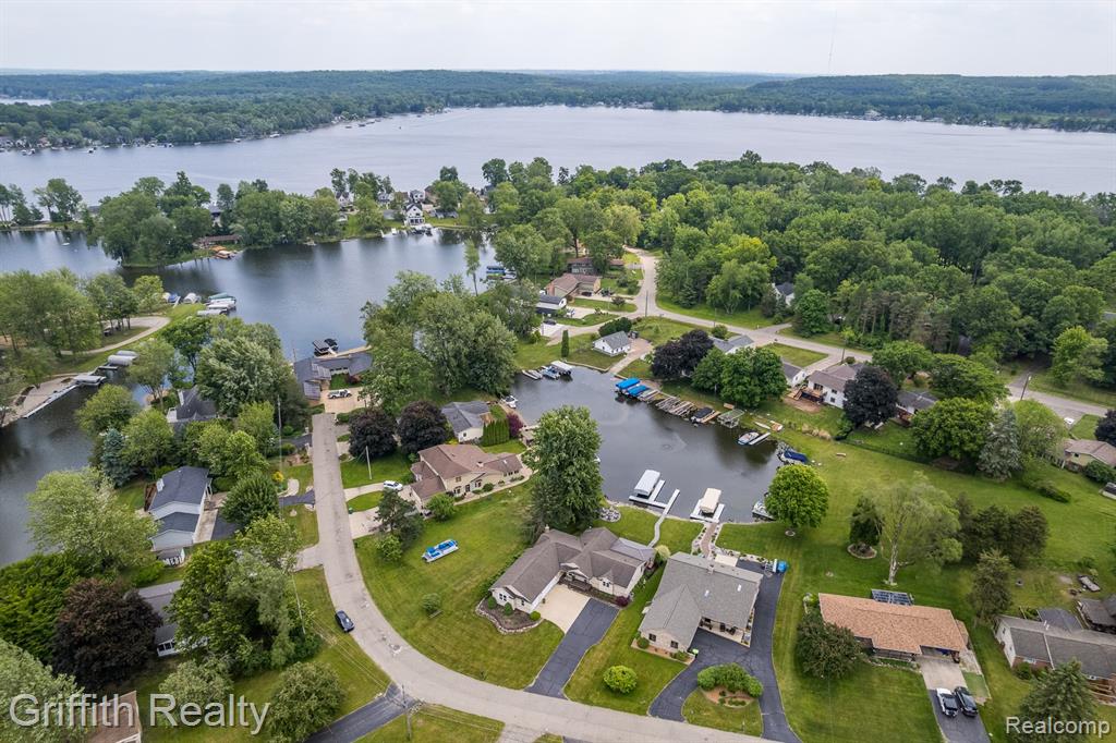 1158 Camelot Drive, Pinckney, MI 48169 — Photo 7