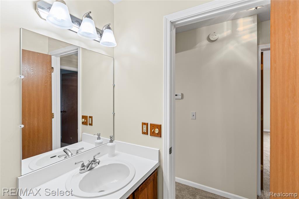 5059 Sandalwood Drive, Grand Blanc, MI 48439 — Photo 22