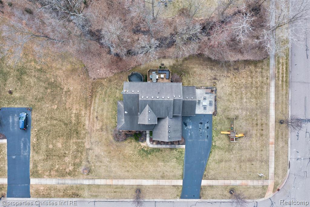 5946 OAK BEND Court, Howell, MI 48843 — Photo 65