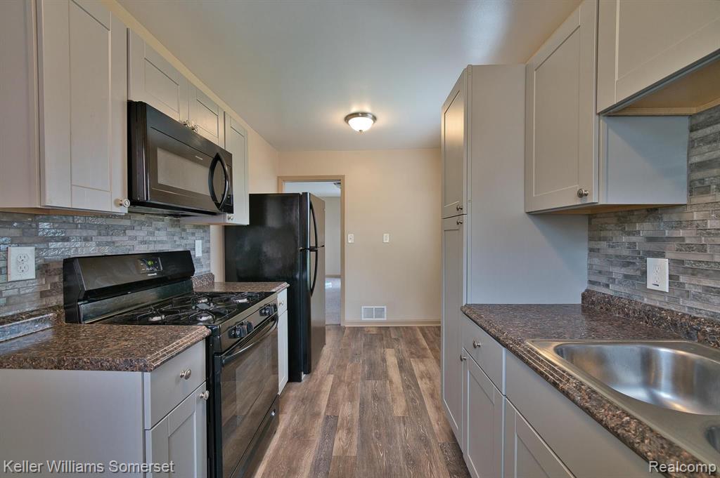 51 SPOKANE Drive, Pontiac, MI 48341 — Photo 33