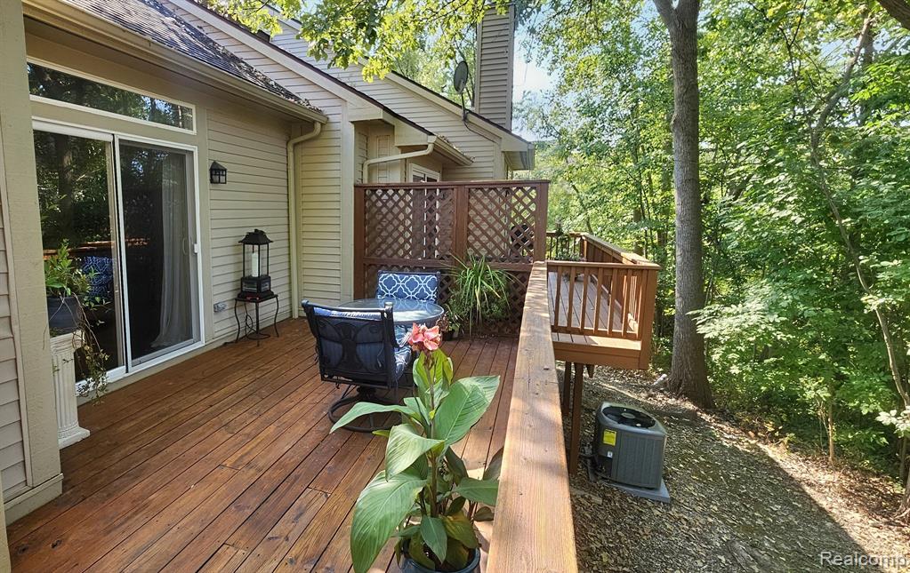 41778 WEBSTER Court, Novi, MI 48377 — Photo 26