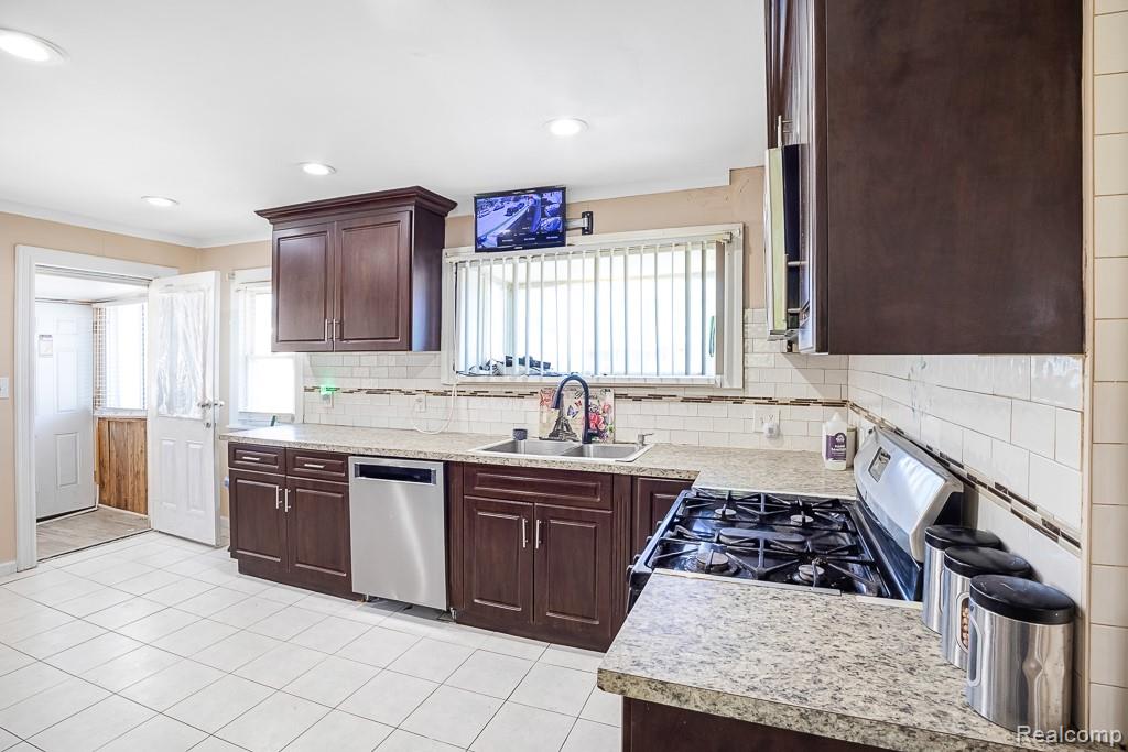 4663 Mead Street N, Dearborn, MI 48126 — Photo 18