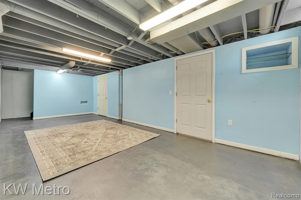 415 LANGE Drive, Troy, MI 48098 — Photo 32