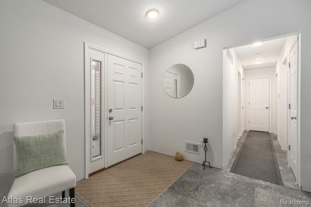 4081 Hidden View Drive, Flint, MI 48506 — Photo 16