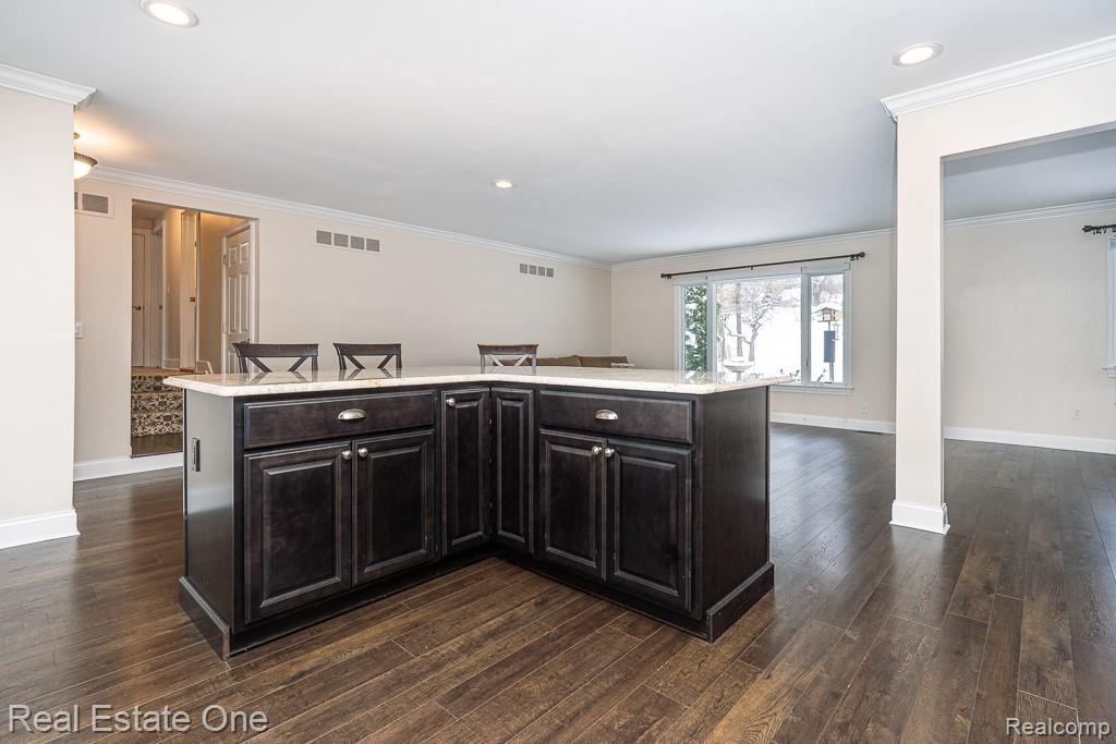 732 Rutgers Road, Rochester Hills, MI 48309 — Photo 7