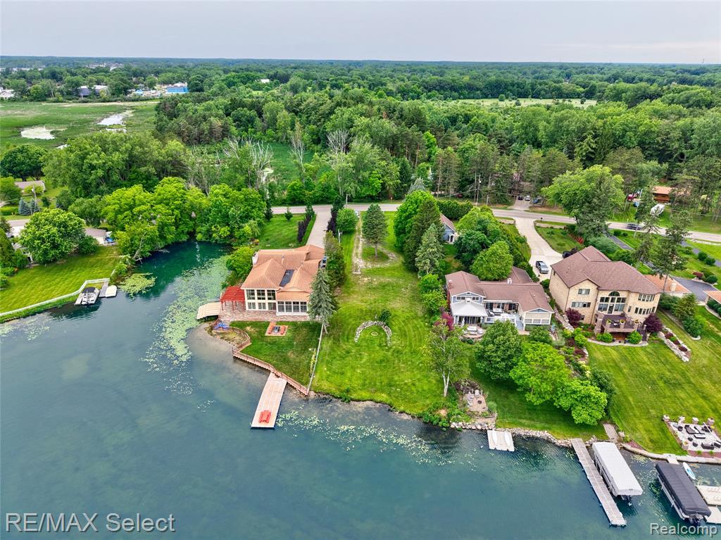 14189 Swanee Beach Drive - Photo 2