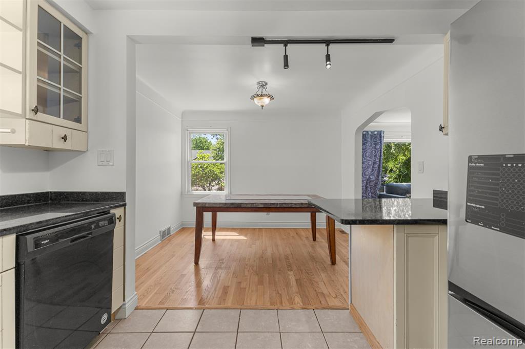 450 N Denwood Street, Dearborn, MI 48128 — Photo 13