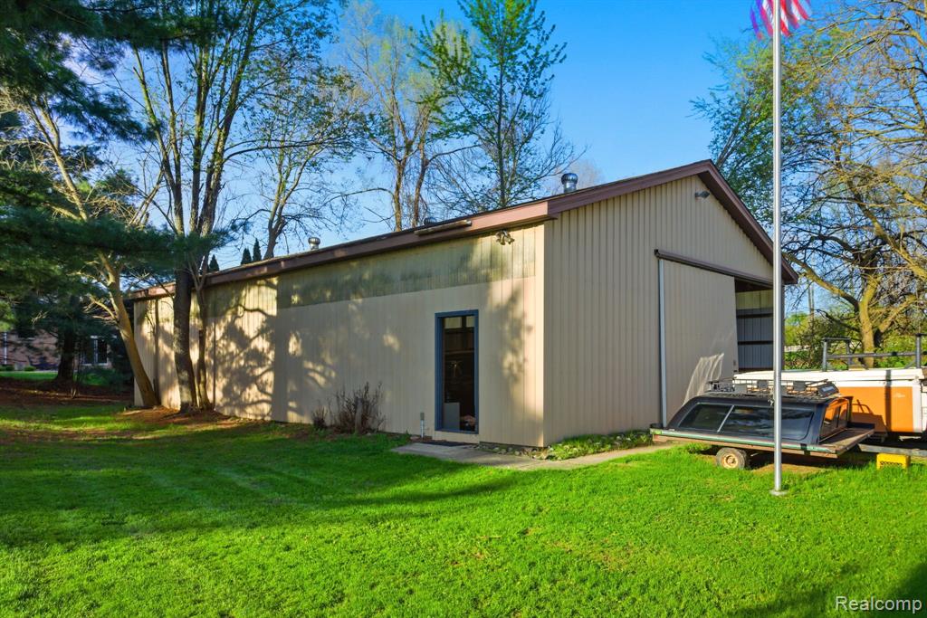 2411 Wixom Trail, Milford, MI 48381 — Photo 53
