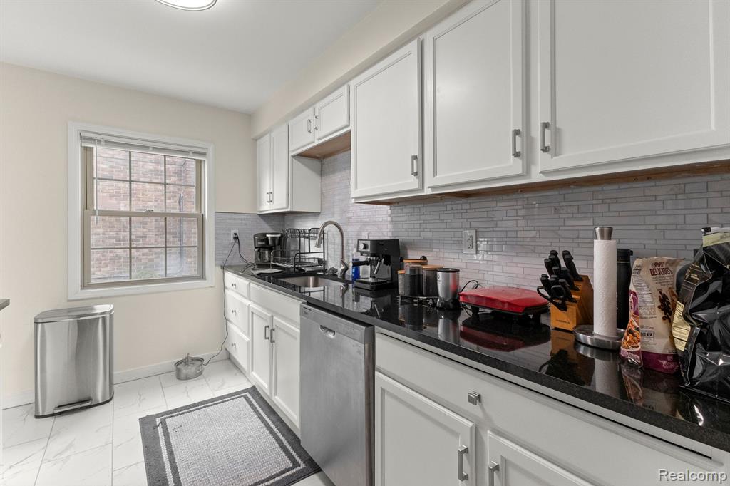 941 N MILDRED Street, Dearborn, MI 48128 — Photo 23