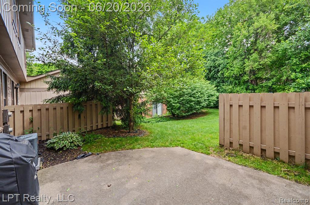 829 Langdon Court, Rochester Hills, MI 48307 — Photo 23