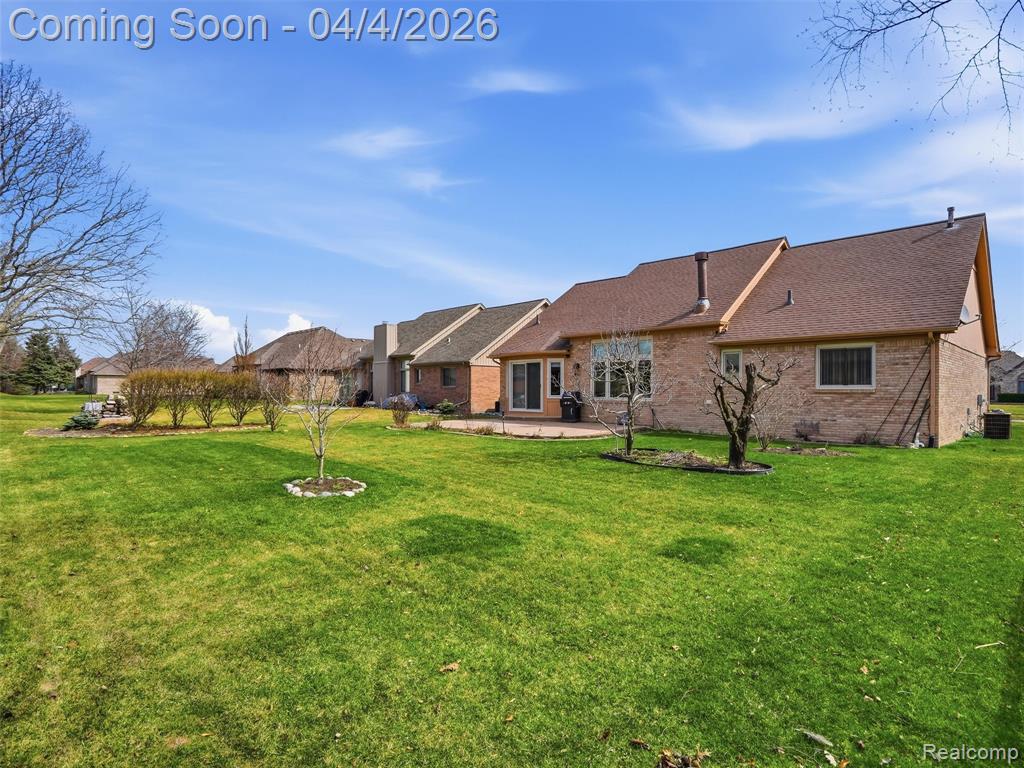 51605 Shadywood Drive, Macomb, MI 48042 — Photo 24