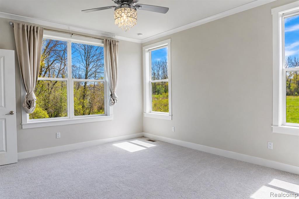 5545 Helmsdale Boulevard, West Bloomfield, MI — Photo 20