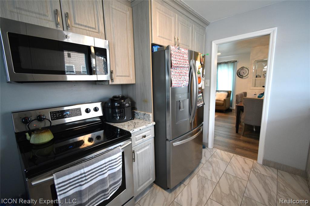 4438 Holmes Drive, Warren, MI 48092 — Photo 7