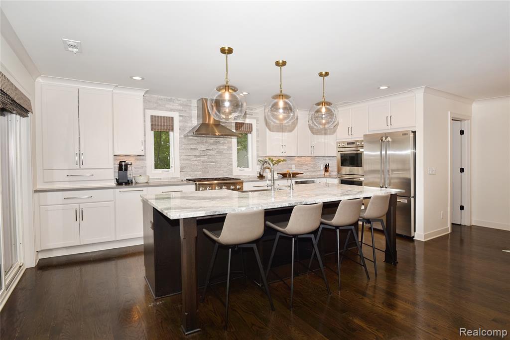 3029 S Westview Court, Bloomfield, MI 48304 — Photo 9