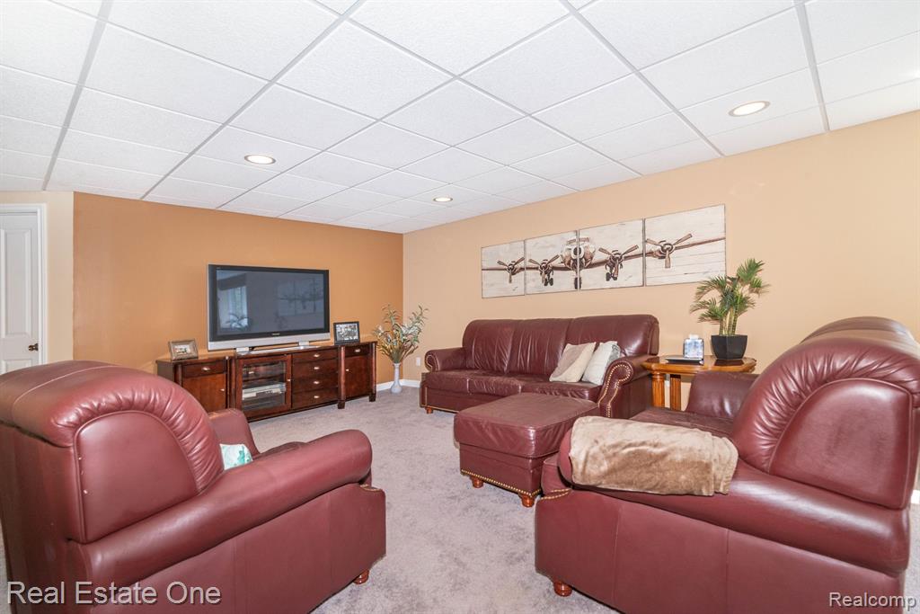 59633 Trena Lane, South Lyon, MI 48178 — Photo 49