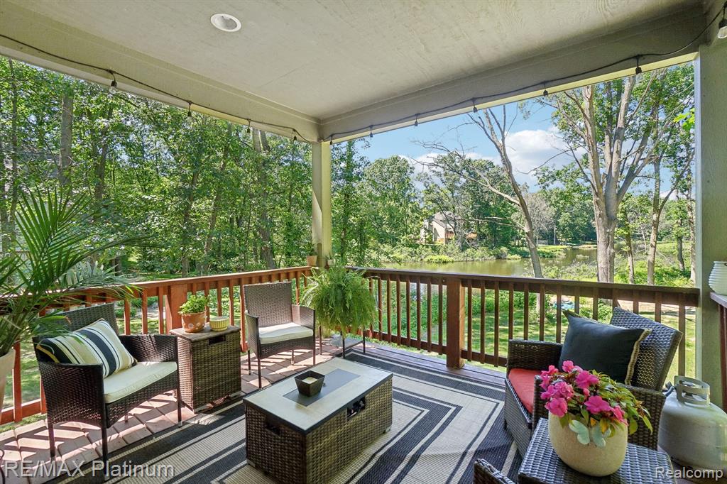 4657 Lakeshire Drive, Howell, MI 48843 — Photo 2