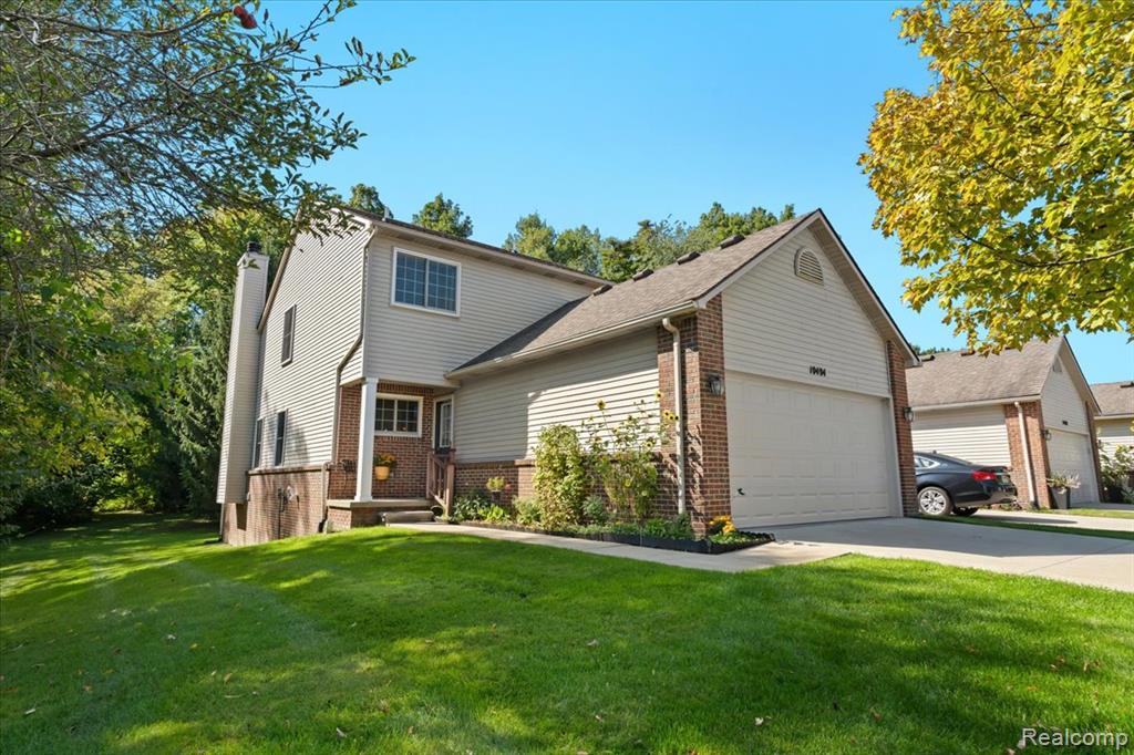 10484 Northvalley Court, Hartland, MI 48353 — front exterior