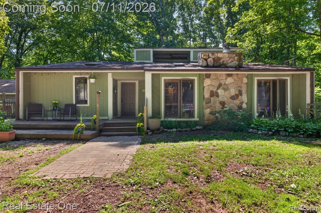 310 S Van Road, Holly, MI 48442 — Photo 4