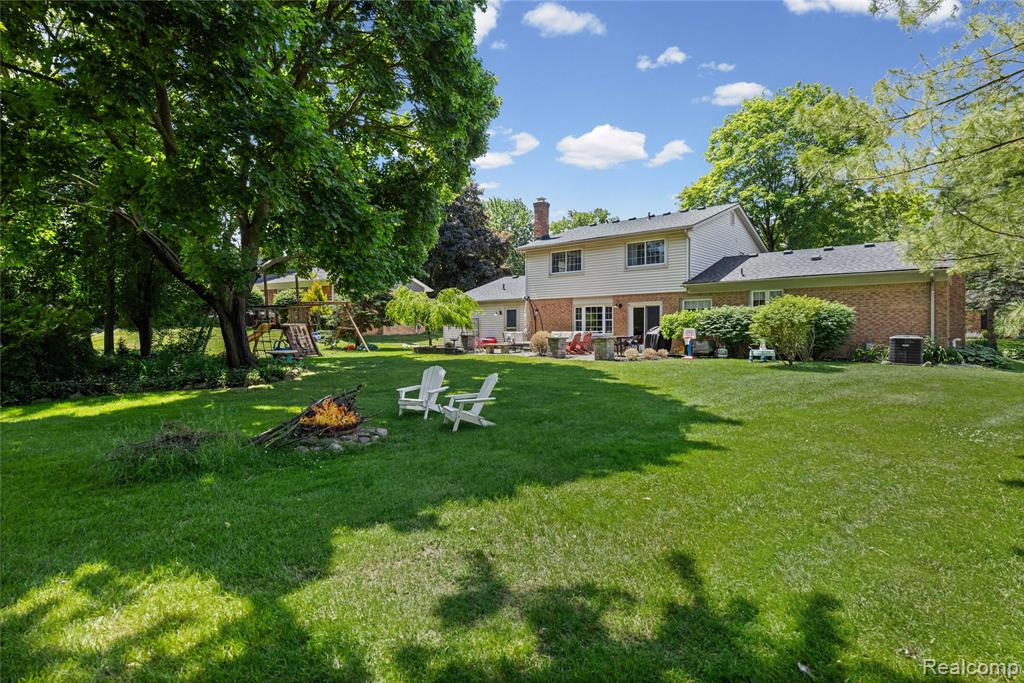16610 Old Bedford Road, Northville, MI — Photo 46