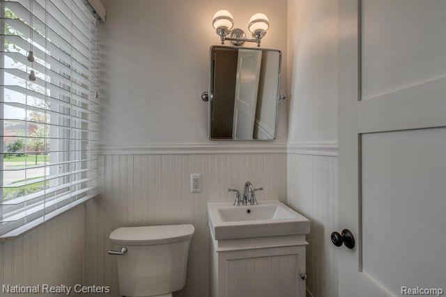 942 Donmar Court, Birmingham, MI 48009 — Photo 14