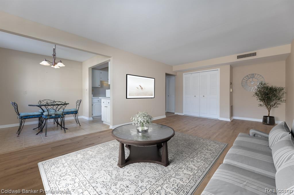 425 Riviera Drive, Saint Clair Shores, MI 48080 — Photo 17