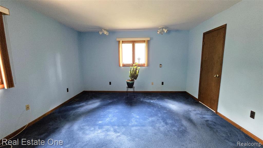 8950 Wise Road, Commerce Twp, MI 48382 — Photo 23