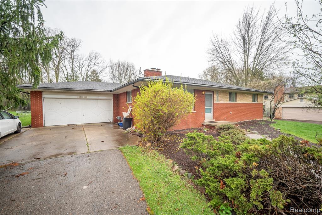 6886 E Nashway, West Bloomfield, MI — Photo 3